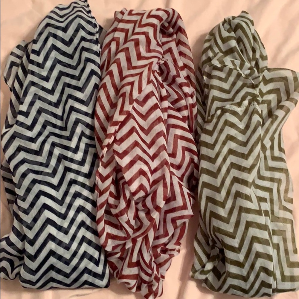 Bundle of 5 scarves